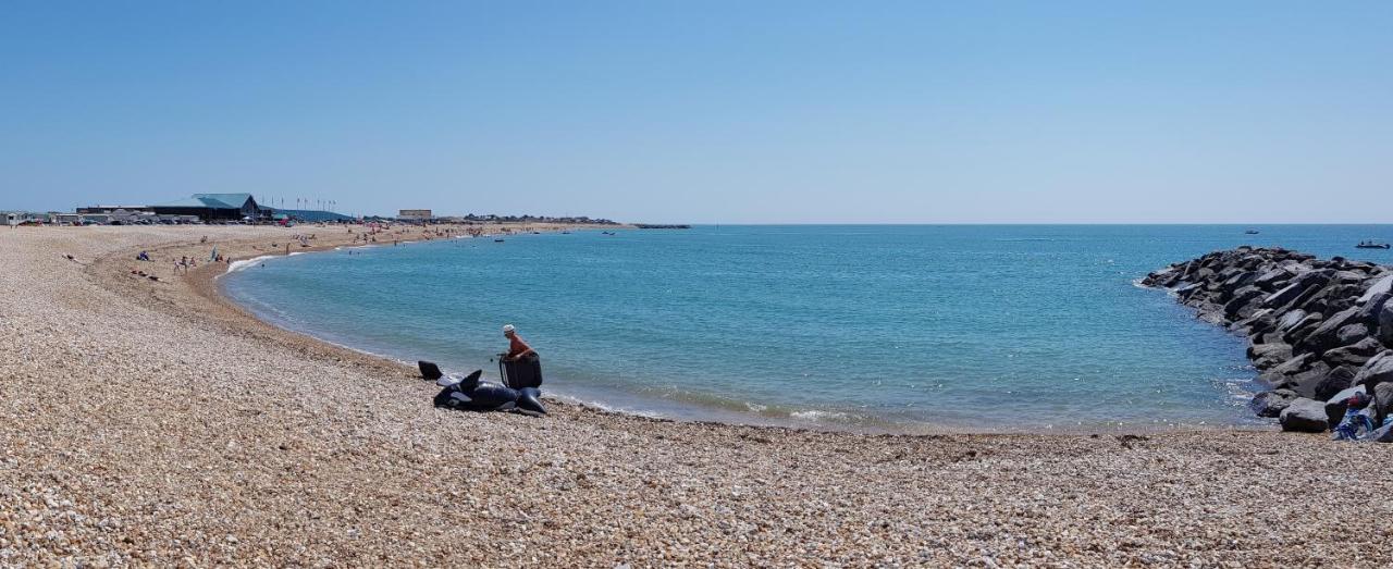 Memories Made Hotel Selsey Bagian luar foto