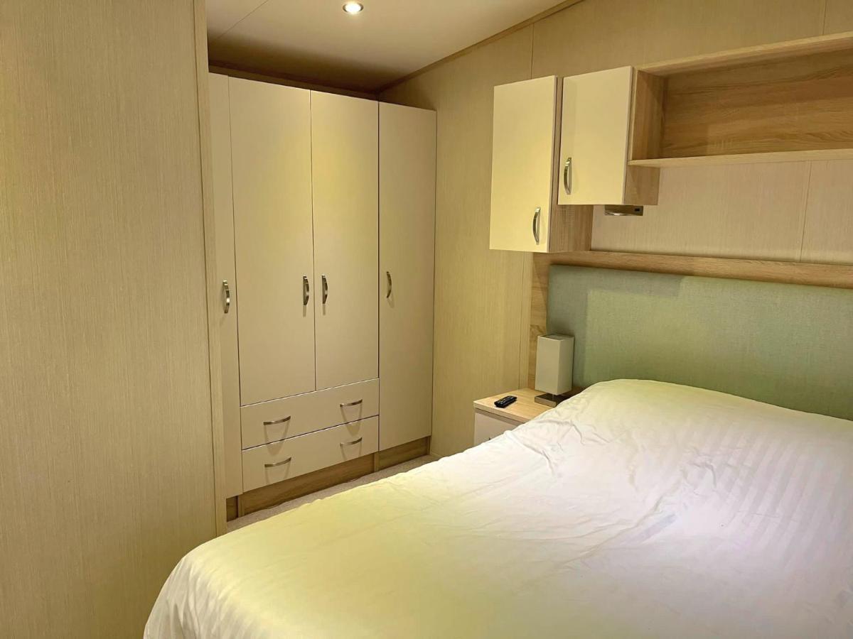 Memories Made Hotel Selsey Bagian luar foto